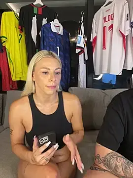 Stripchat Live Sex Cam of SexOnMyLvL