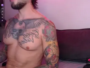 Stripchat Free Porn Cam of marco_allison43