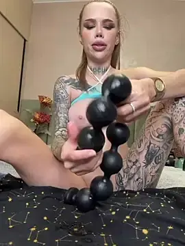 Stripchat Live Sex Cam of mc-Olivia
