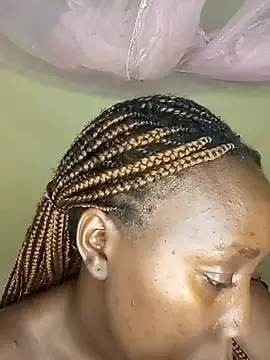 Stripchat Sex Cam of Swit_virgin22