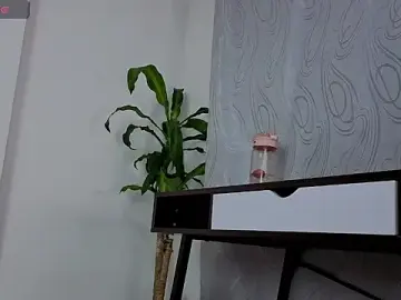 Stripchat Adult Webcam of Mariana_Lu