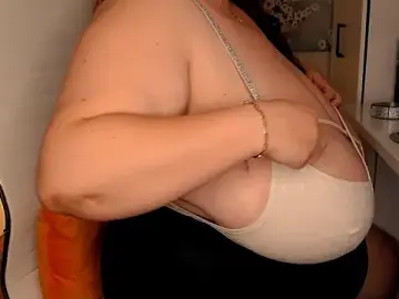 Stripchat Best live sex cam show of SilkQueenn