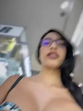Stripchat Best live sex cam show of DulceLenns