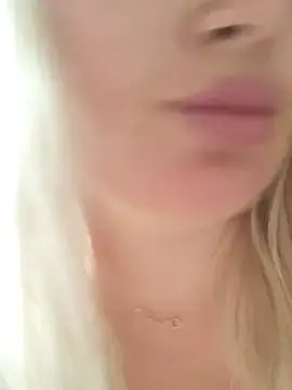 Stripchat Free Porn Cam of LadyLolyPop_