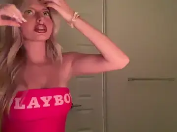 Stripchat Free Porn Cam of Summerclarke