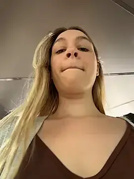 Stripchat Free Porn Cam of SashaCatt