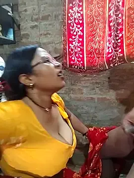 Stripchat Live Sex Cam of Hey_Shiri_Bhabhi