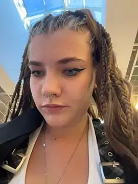 Stripchat Free Porn Cam of Holy_Tereza