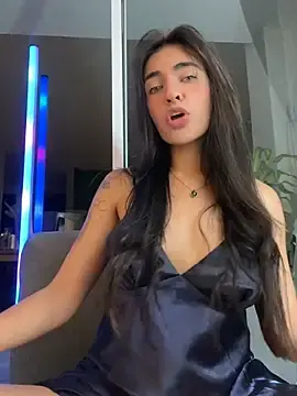 Stripchat Live Sex Cam of DaphneUwu
