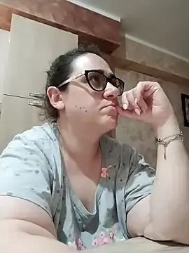 Stripchat Watch Live Sex Cams of Dolcecurvy