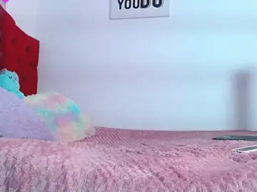 Stripchat Sex Cam of Mia_BloomX_