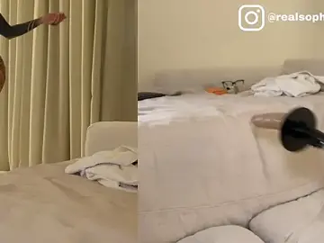 Stripchat Sex Cam of bambixboo