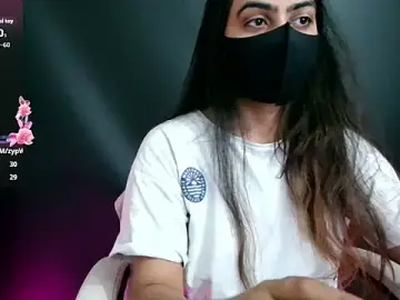 Stripchat Live Sex Cam of DesiZoya