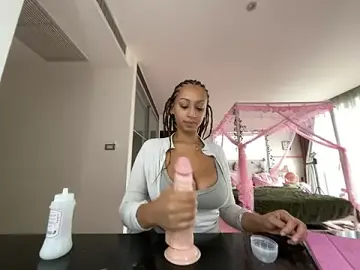 Stripchat Best live sex cam show of Naomisroom
