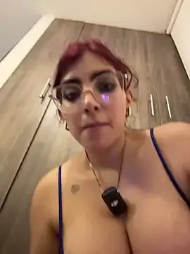 Stripchat Nude Webcam of MartinaSooler
