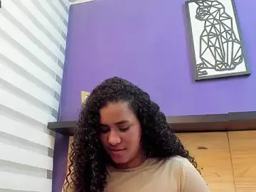 Stripchat Free Porn Cam of aurora_scott