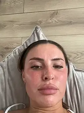 Stripchat Live Sex Cam of selena_xxx