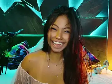 Stripchat Adult Webcam of ElyaQuinn