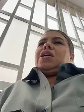 Stripchat Live Sex Cam of Ariana-07