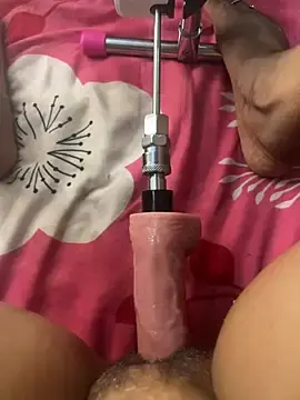 Stripchat Sex Cam of HOTTY-TINA