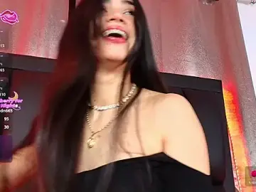 Stripchat Free Porn Cam of SaraRoy_
