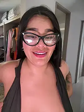 Stripchat Sex Cam of Issane_Peru