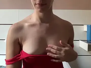 Stripchat Nude Webcam of petiteetoile