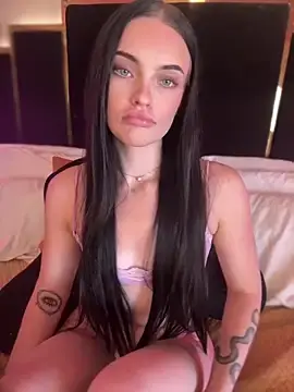 Stripchat Best Webcam of KarissaChantelle