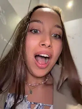 Stripchat Live Porn of ICrazyOneIRL