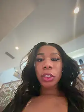 Stripchat Adult Webcam of Belle___