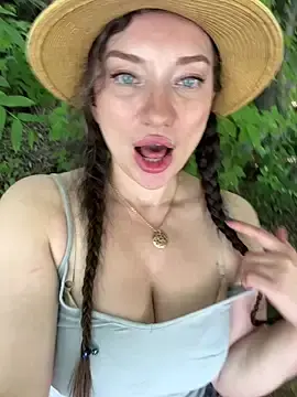 Stripchat Live Porn of MooonReal