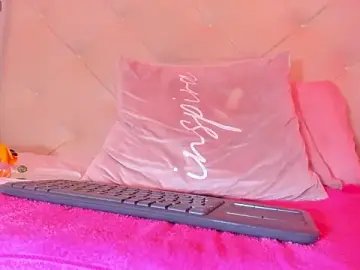 Stripchat Adult Webcam of Lili__taylor