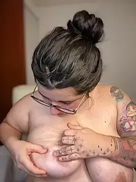 Stripchat Free Porn Cam of horny_roomiess