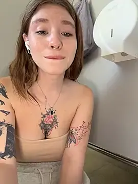 Stripchat Sex Cam of mini_moona