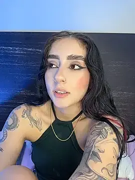 Stripchat Free Porn Cam of sharlot24