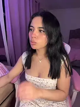 Stripchat Adult Webcams of Emily-14