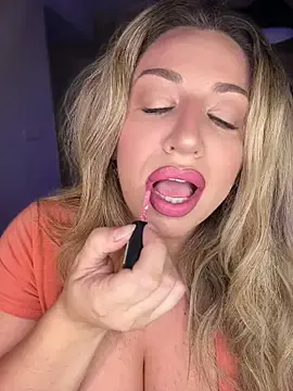 Stripchat Best live sex cam show of miamellycious