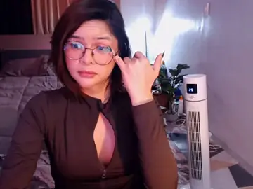 Stripchat Nude Webcam of tyra_lurer