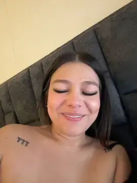 Stripchat Live Sex Cam of Alyshanon18