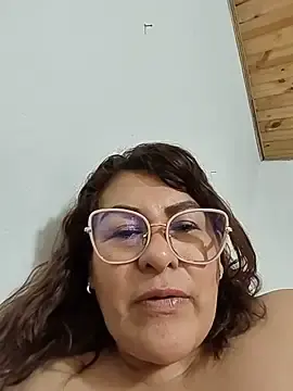 Stripchat Sex Cam of AlexxiaaMat