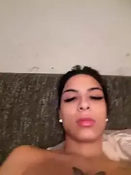 Stripchat Free Porn Cam of Evelin199