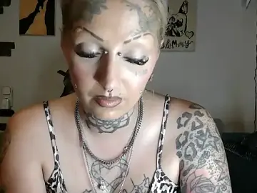 Stripchat Live Porn of RoxxyInk