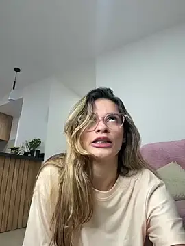 Stripchat Watch Live Sex Cams of cuteluci_