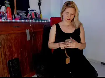 Stripchat Sex Chat of Liltildeman_moon