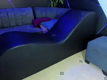 Stripchat Live Sex Cam of playsgirlhot