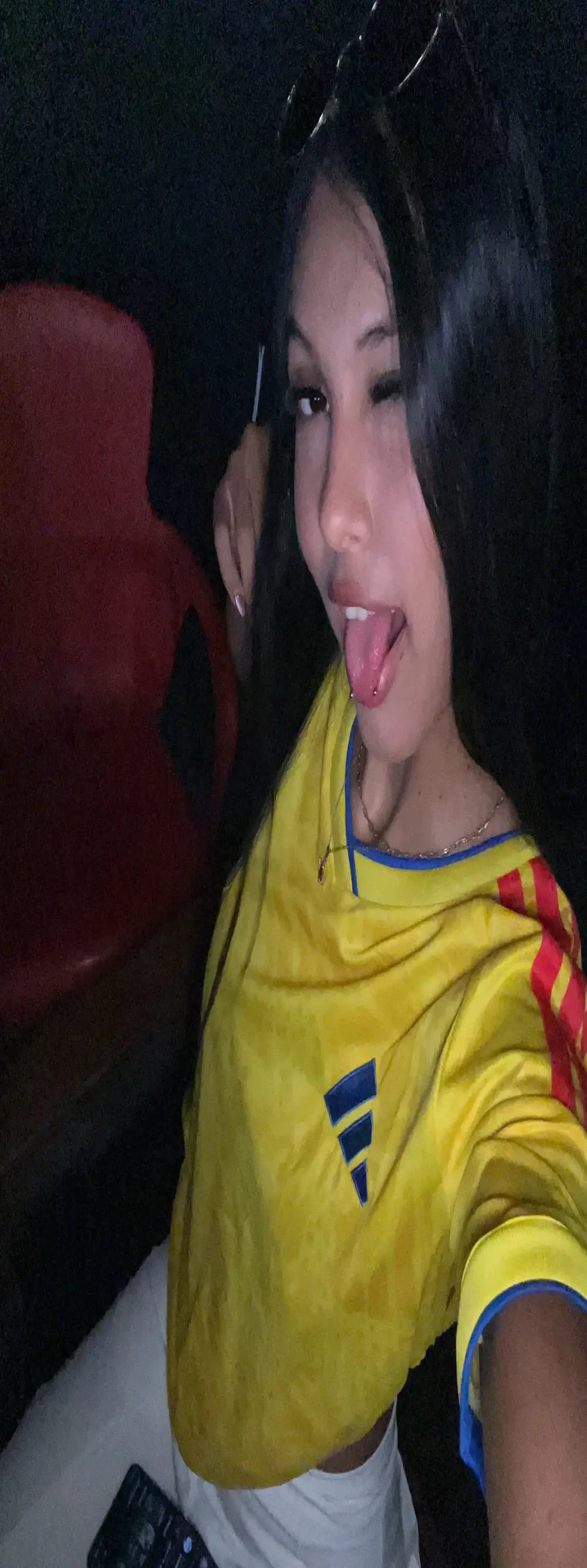 Victoria_love_hard
