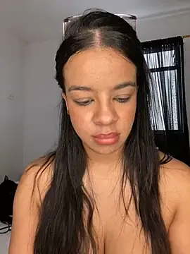 Stripchat Nude Webcam of trianawhite