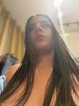 Stripchat Nude Webcam of EmmiiGlow