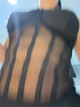 Stripchat Nude Webcam of EmmiiGlow