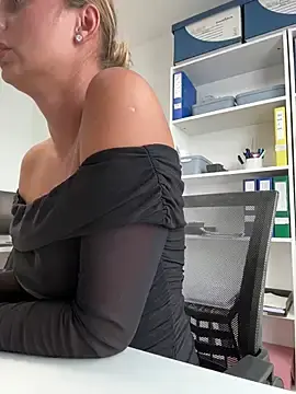 Stripchat Live Porn of Hii_Lolla